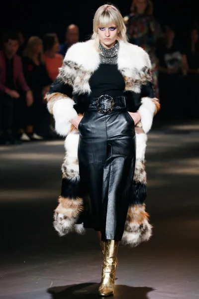 Look 53
